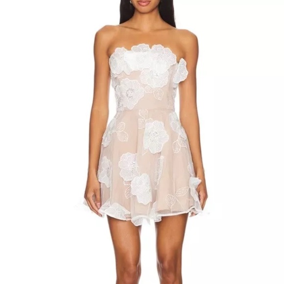 Elliatt Bride And Guest Floral Dress Originally $468 Size Small - Picture 1 of 6